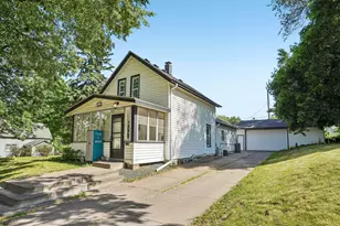 302 Wyoming St E, Saint Paul, MN 55107 - Photo 1