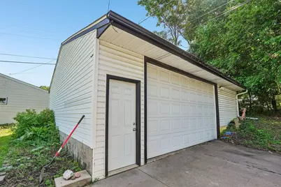 302 Wyoming Street E, Saint Paul, MN 55107 - Photo 23