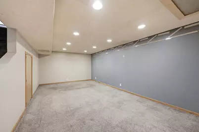 7556 Major Avenue N, Brooklyn Park, MN 55443 - Photo 29