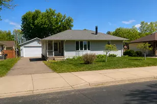 407 18th St E, Hastings, MN 55033 - Photo 1