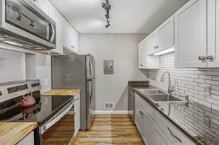 1713 Fulham St, Saint Paul, MN 55113 - Photo 9