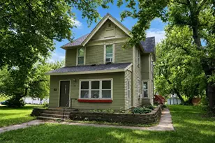 209 4th St E, Carver, MN 55315 - Photo 1