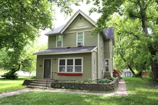 209 4th St E, Carver, MN 55315 - Photo 1