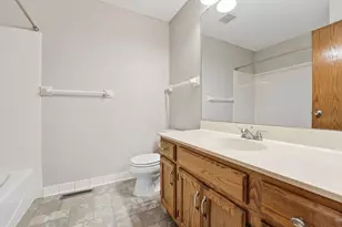 9244 Andrea Dr, Woodbury, MN 55125 - Photo 45
