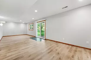 9244 Andrea Dr, Woodbury, MN 55125 - Photo 49