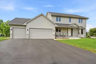 1364 Pond Cir, Waconia, MN 55387 - Photo 3