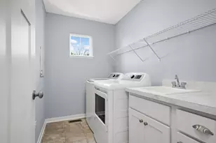 887 Roselyn Dr, Victoria, MN 55386 - Photo 23
