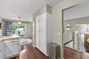 3859 Dolomite Dr, Eagan, MN 55122 - Photo 7