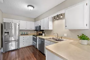 3859 Dolomite Dr, Eagan, MN 55122 - Photo 5