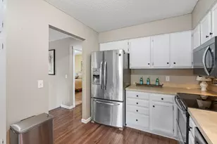 3859 Dolomite Dr, Eagan, MN 55122 - Photo 5