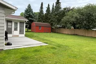 944 Sunset St SW, Hutchinson, MN 55350 - Photo 3