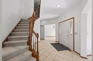 3034 Edgewater Dr, Woodbury, MN 55125 - Photo 9