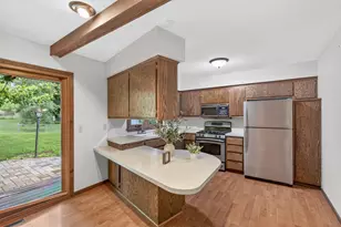 10647 Utica Rd, Bloomington, MN 55437 - Photo 13