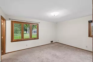10647 Utica Rd, Bloomington, MN 55437 - Photo 17