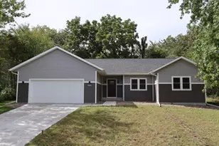 11893 Pine St, Trempealeau, WI 54661 - Photo 1