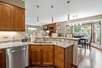 15305 Stonewood Court, Burnsville, MN 55306 - Photo 11