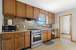 618 Lincoln St, Hartland, MN 56042 - Photo 9