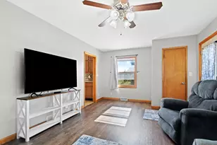 618 Lincoln St, Hartland, MN 56042 - Photo 7