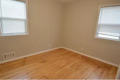 113 E Dale Street E, South Saint Paul, MN 55075 - Photo 5