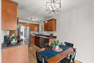 1047 Lowell Dr, Apple Valley, MN 55124 - Photo 13