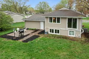1047 Lowell Dr, Apple Valley, MN 55124 - Photo 29