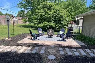 1047 Lowell Dr, Apple Valley, MN 55124 - Photo 3
