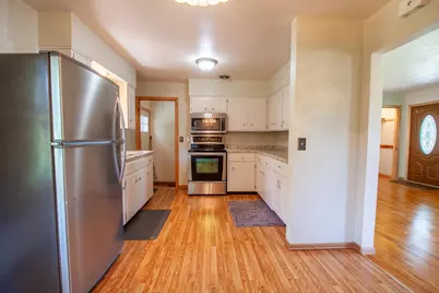 120 E Douglas Avenue, Fergus Falls, MN 56537 - Photo 11