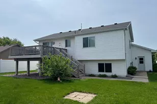728 W 7th St, Litchfield, MN 55355 - Photo 5