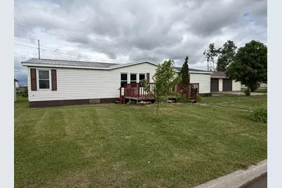 205 4th Avenue SW, Roseau, MN 56751 - Photo 1