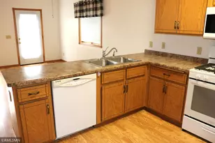 924 7th St SW, Pine City, MN 55063 - Photo 5