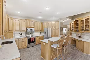 2311 Golf View Dr, River Falls, WI 54022 - Photo 9