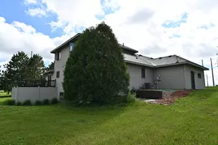 2161 Colburn Dr, Shakopee, MN 55379 - Photo 29