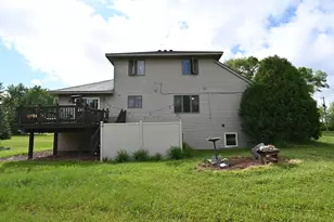 2161 Colburn Dr, Shakopee, MN 55379 - Photo 33