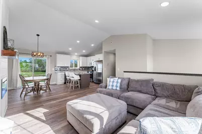 1120 7th Avenue NE, Isanti, MN 55040 - Photo 5