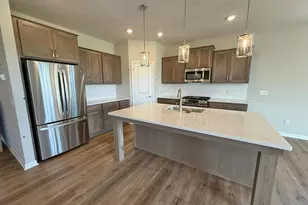 8204 Haywood Dr, Lino Lakes, MN 55014 - Photo 7