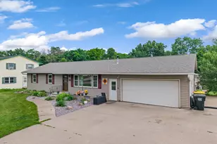 1497 Claudia Ave, La Crescent, MN 55947 - Photo 1