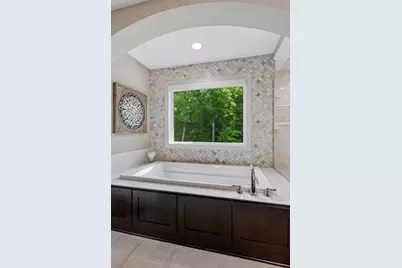 7400 Dogwood Road, Chanhassen, MN 55331 - Photo 17