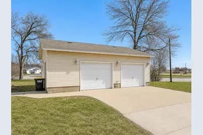 672 S Anna Avenue, Lake Crystal, MN 56055 - Photo 33