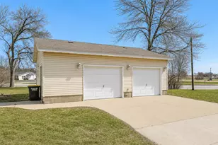 672 S Anna Ave, Lake Crystal, MN 56055 - Photo 33