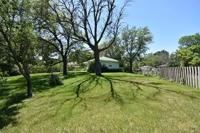6536 Indiana Avenue N, Brooklyn Center, MN 55429 - Photo 27