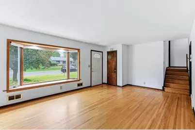 10608 Upton Avenue S, Bloomington, MN 55431 - Photo 5