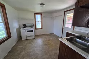 401 10th St, Brewster, MN 56119 - Photo 5
