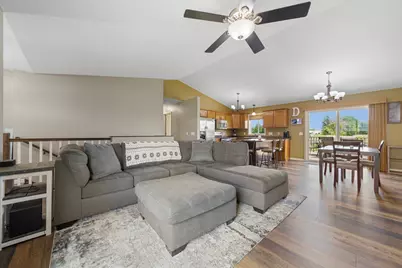 315 Hazeltine Avenue NE, Owatonna, MN 55060 - Photo 7