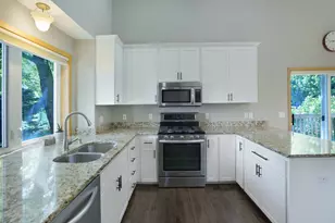 6926 Taylor Dr, Savage, MN 55378 - Photo 11