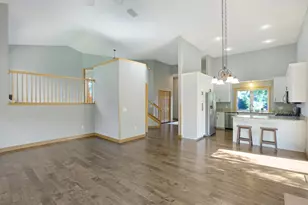 6926 Taylor Dr, Savage, MN 55378 - Photo 13