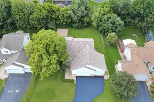 6926 Taylor Dr, Savage, MN 55378 - Photo 5