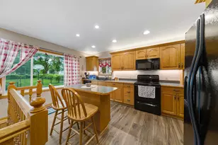 806 5th St NW, Faribault, MN 55021 - Photo 5