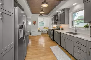 1031 St Clair Ave, Saint Paul, MN 55105 - Photo 1