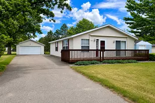 302 Central Ave S, Park Rapids, MN 56470 - Photo 1