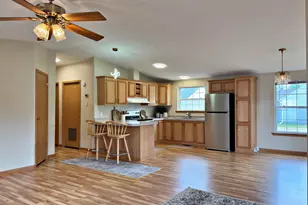 302 Central Ave S, Park Rapids, MN 56470 - Photo 3